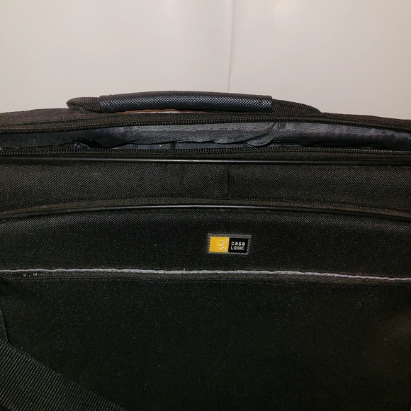 Computer case - Picture 2 of 4